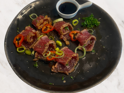 Tataki van tonijn per 100 gr